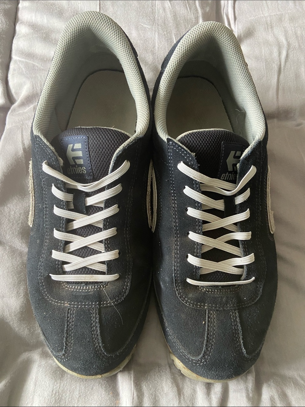 Etnies Men’s Suede Lace-Up Sneakers - Black with White Accents